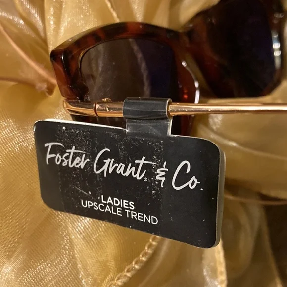 Foster Grant & Co. Ladies Sunglasses - Picture 6 of 8